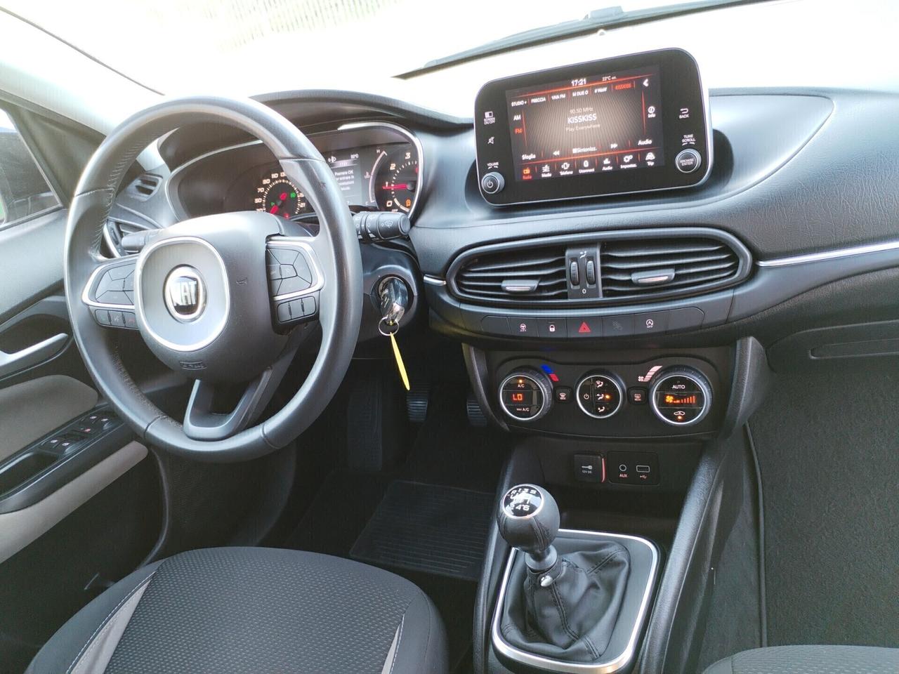 Fiat Tipo 1.6 Mjt LOUNGE GANCIO TRAINO