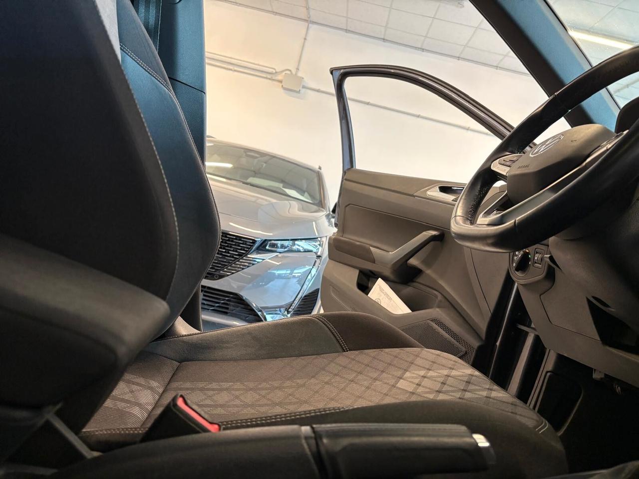 Volkswagen Taigo R-LINE Plus 1.5 TSI ACT DSG UNICO PR.