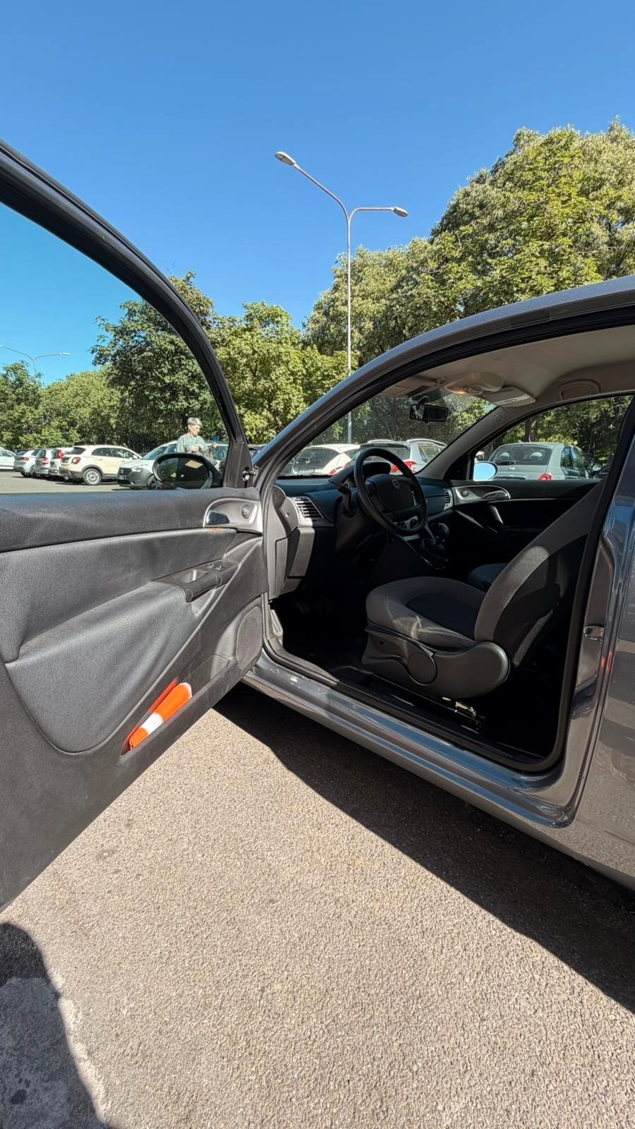 Lancia Ypsilon 1.4 Platino