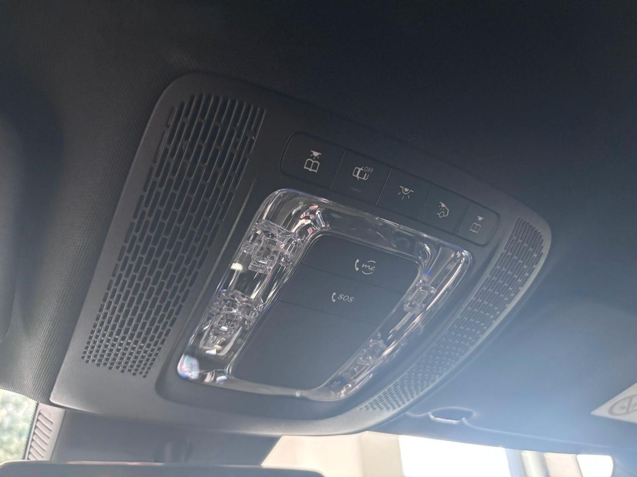 MERCEDES-BENZ A180D PREMIUM AMG LED-NAVI