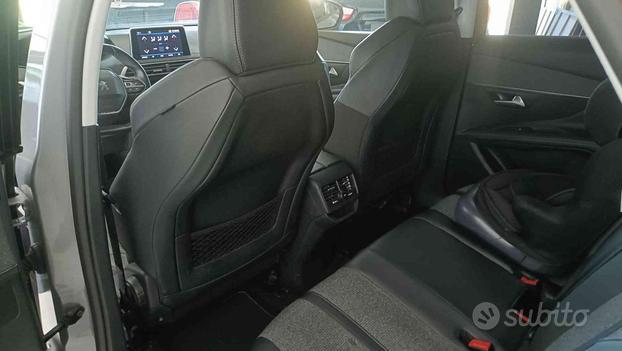 PEUGEOT 3008 1.5 dci 130 CV Experience