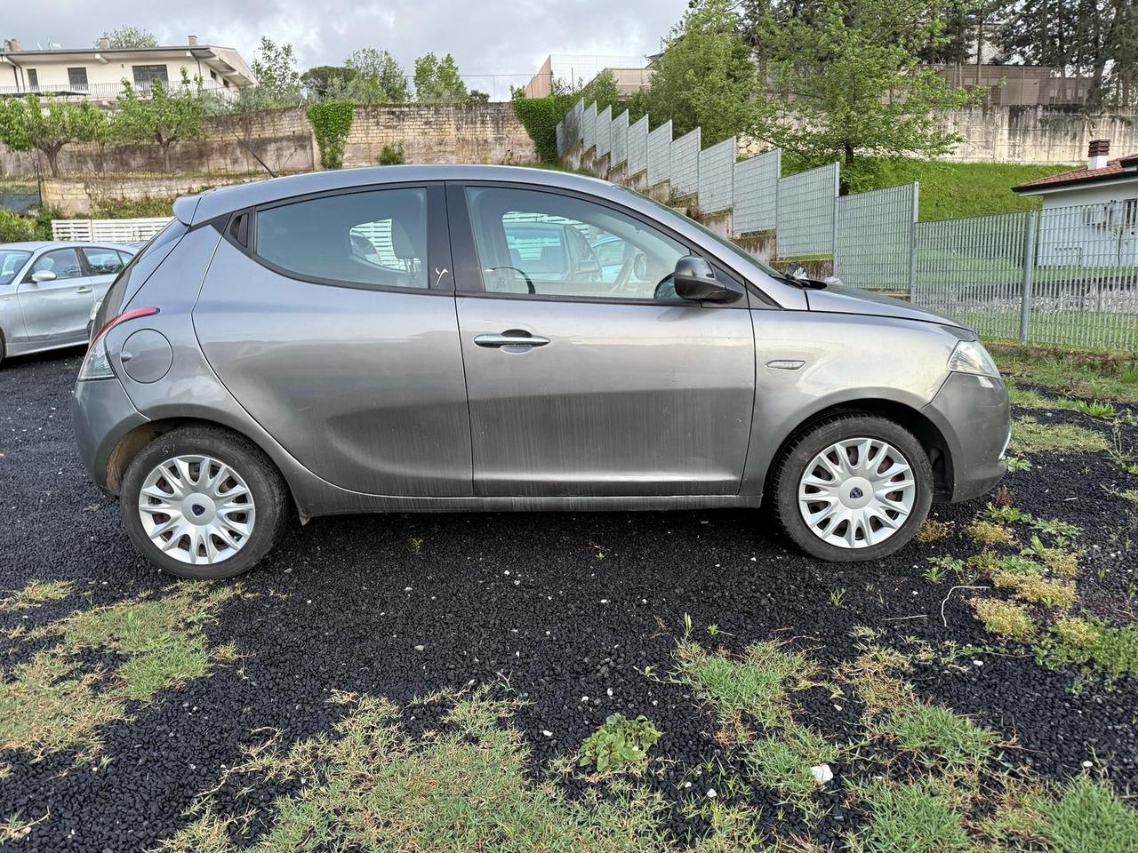 Lancia Ypsilon 1.2 69 CV 5 porte S&S Platinum