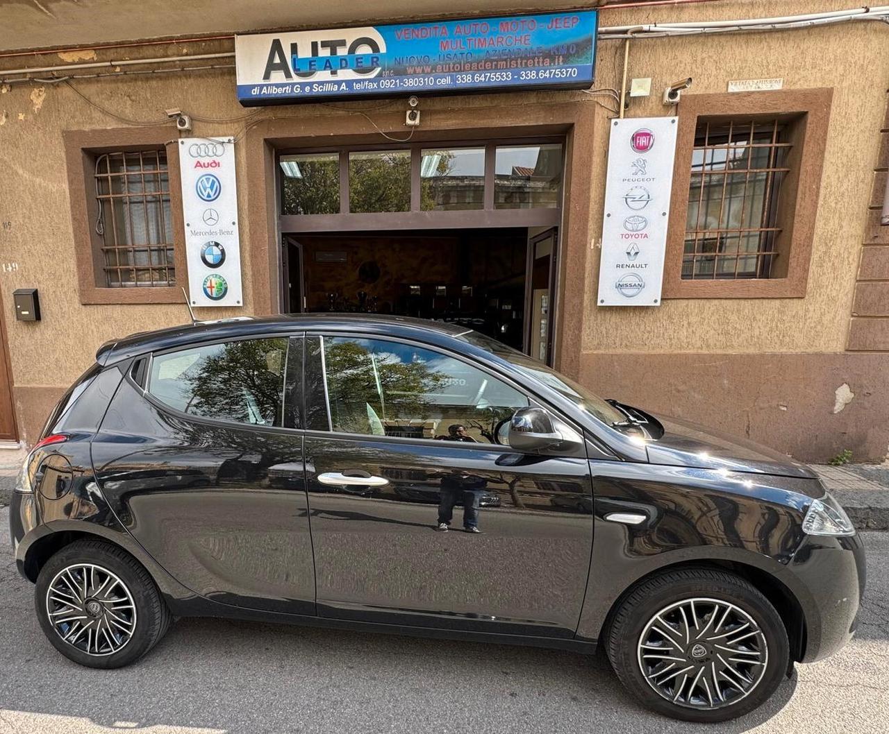 Lancia Ypsilon 1.0 FireFly 5 porte S&S Hybrid Gold