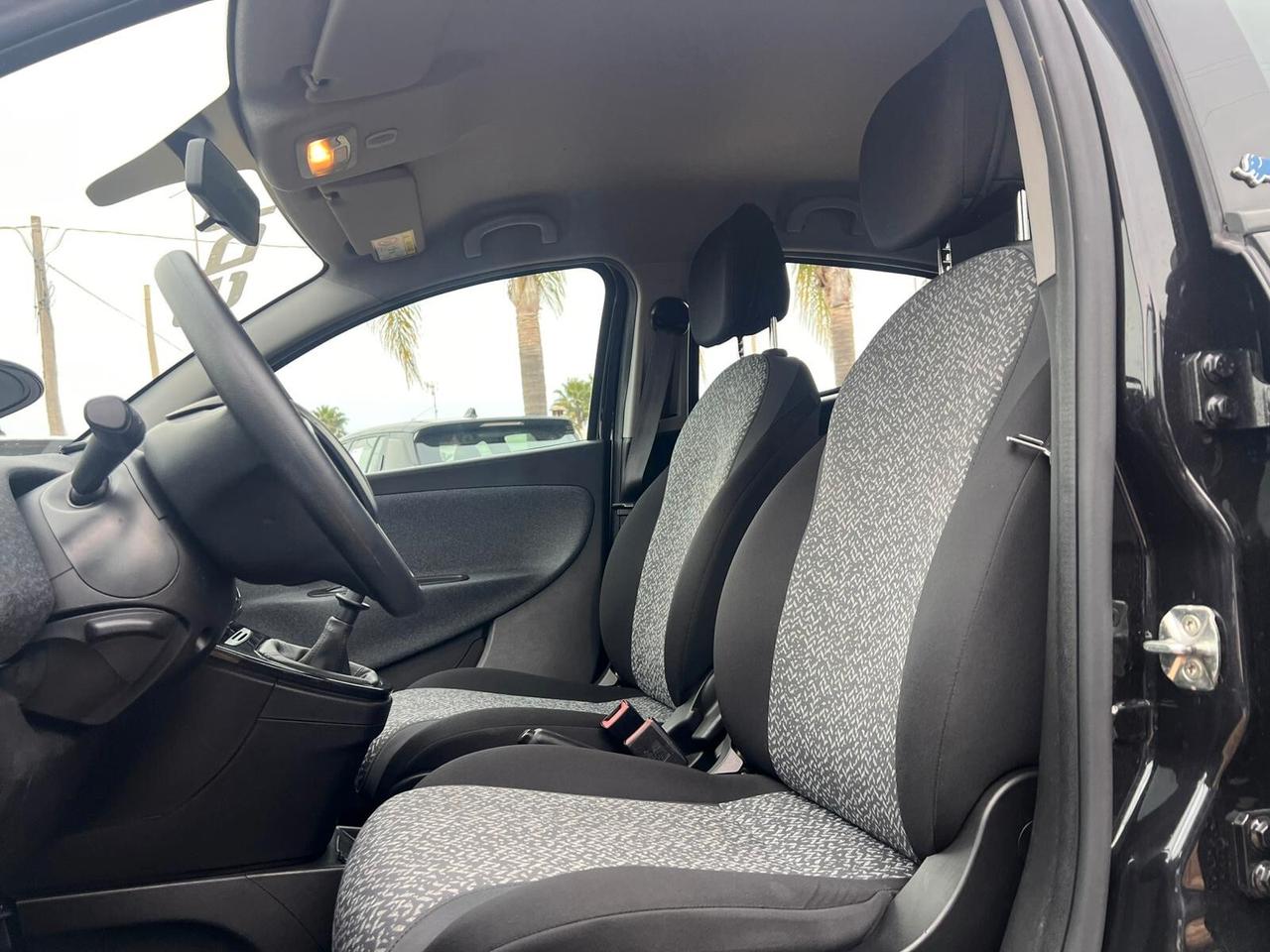 Lancia Ypsilon 1.2 69 CV 5 porte GPL Ecochic Elefantino Blu