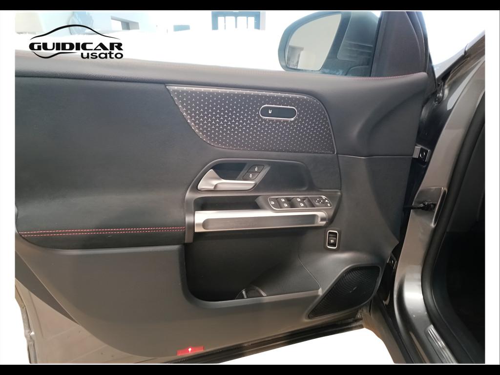Mercedes-Benz GLB - X247 2023 - GLB 200 d AMG Line Premium auto