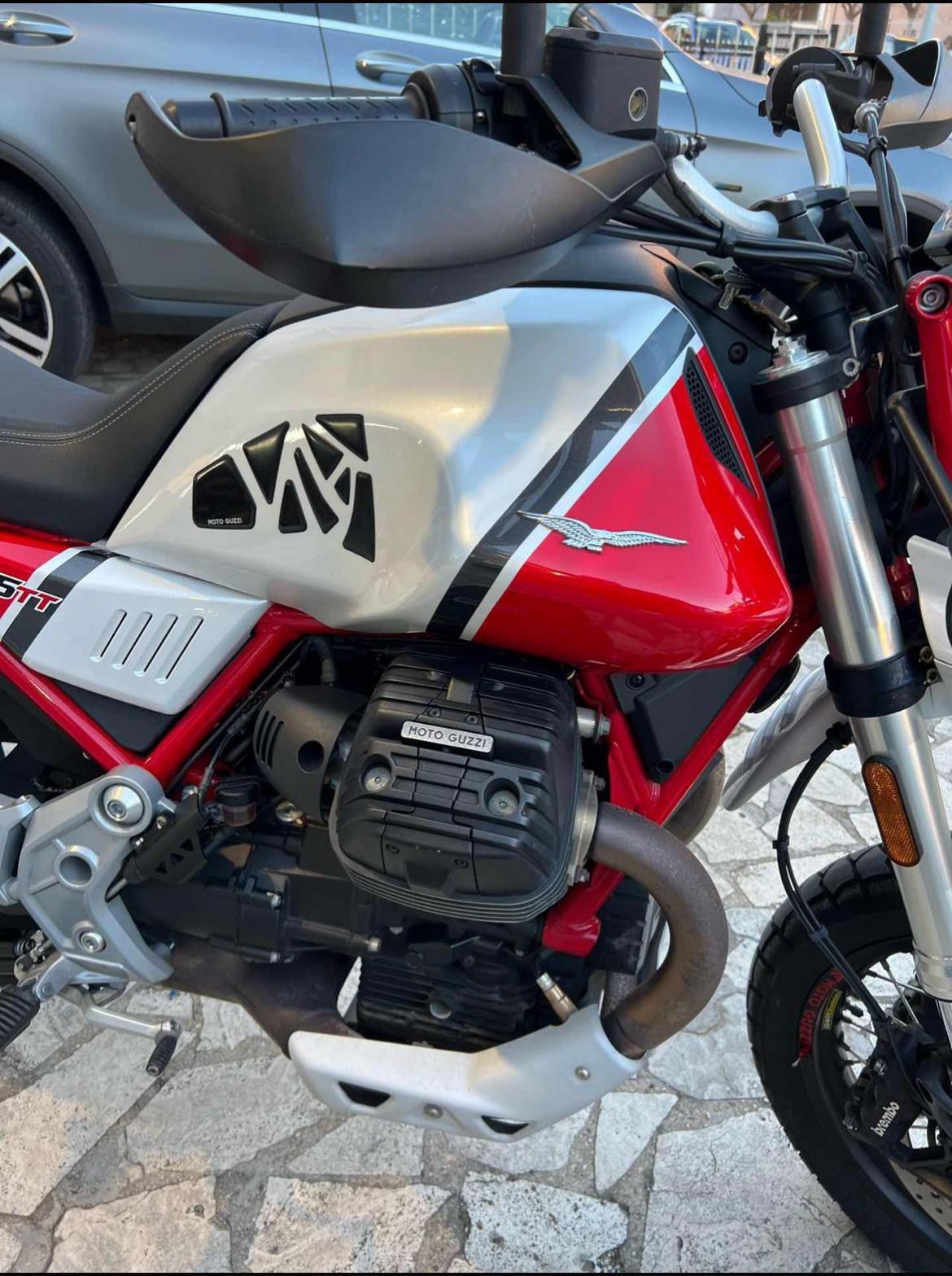 Moto Guzzi V85 TT v85 tt