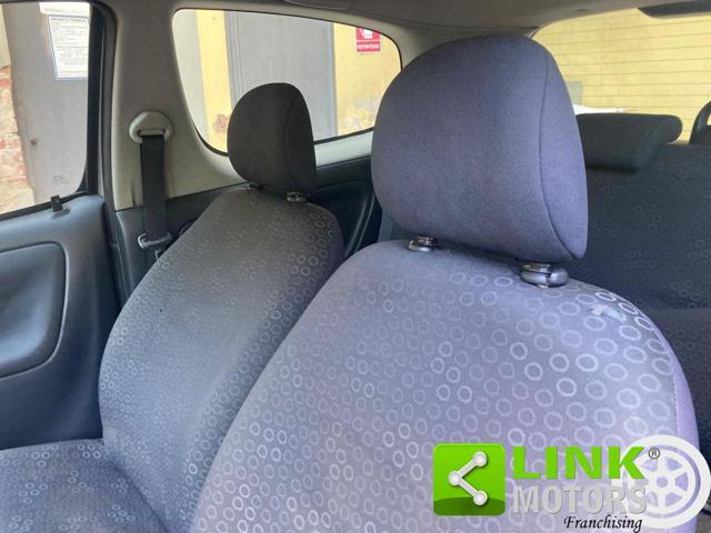 TOYOTA Yaris 1.0i 16V cat 3 porte