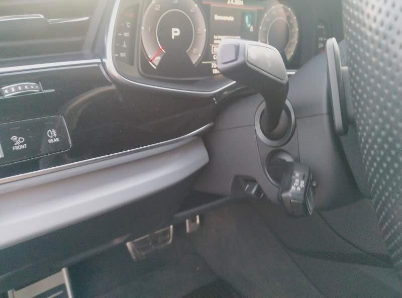 Audi Q8 50 TDI 286 CV Sport ACC, CERCHI "22