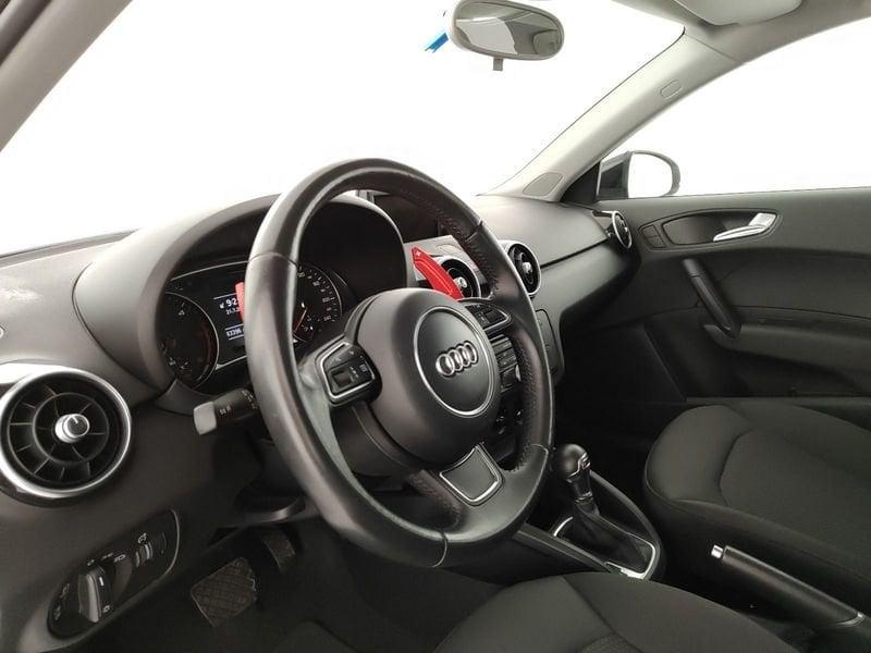 Audi A1 Sportback 1.6 tdi Admired s-tronic Sline esterno
