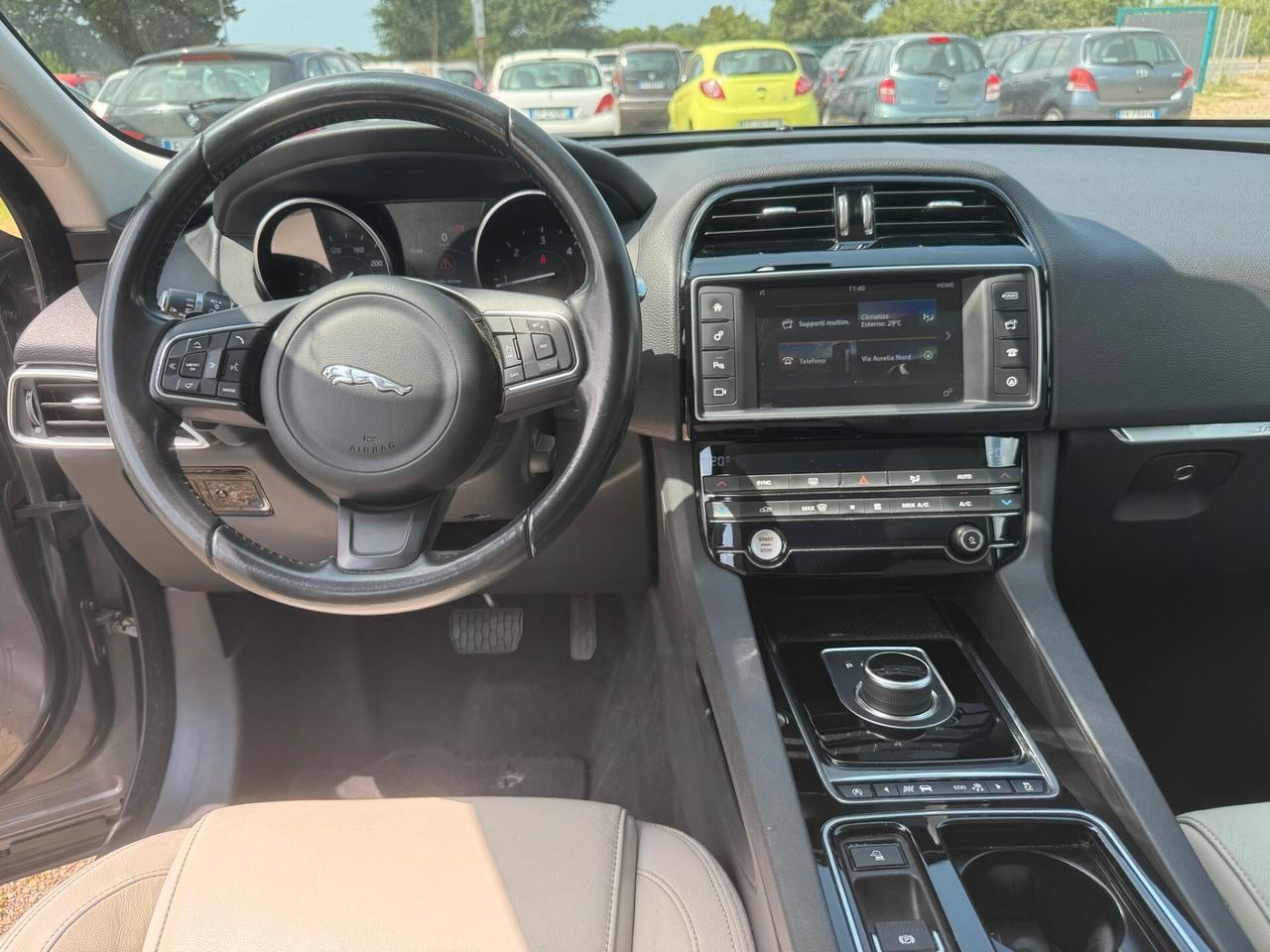 Jaguar F-Pace 2.0 D 2017 CAMBIO AUTOMATICO