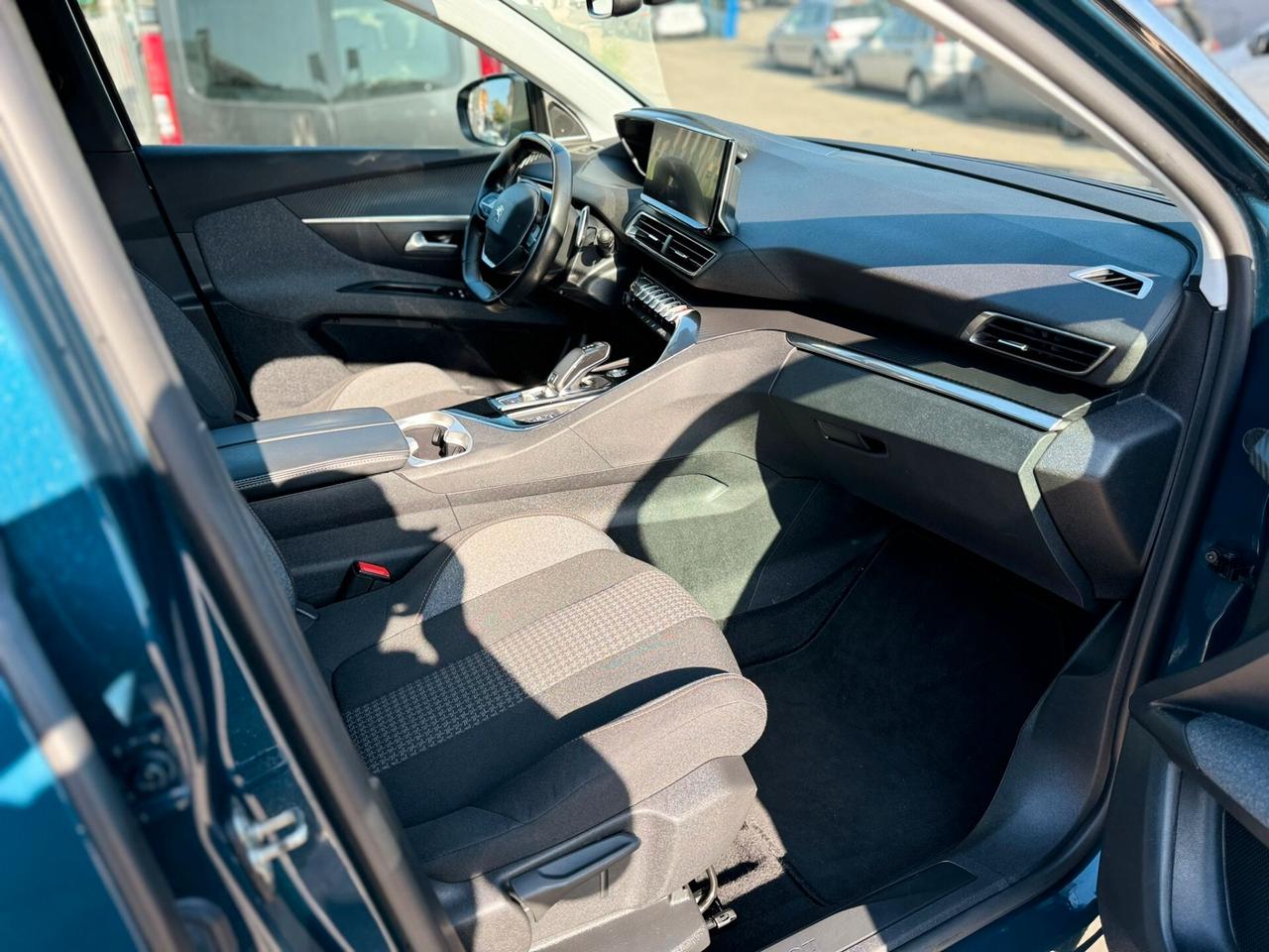 PEUGEOT 3008 1.5 131CV EAT8 GARANZIA 12 MESI PERMUTE POSSIBILITA DI FINANZIAMENTO IN SEDE