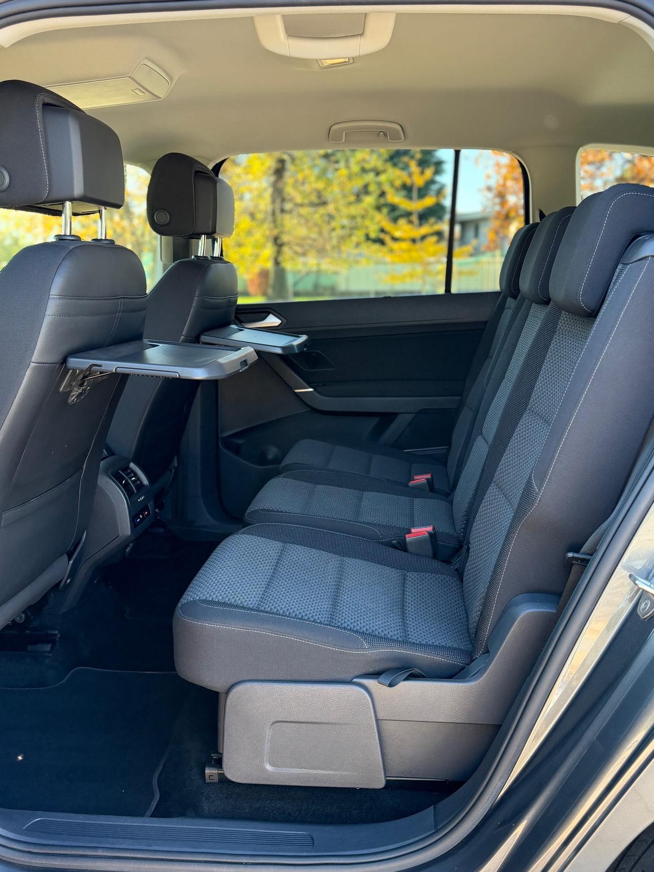 Volkswagen Touran 1.6 TDI 115 CV SCR DSG Executive BlueMotion Tech. Neopatentati