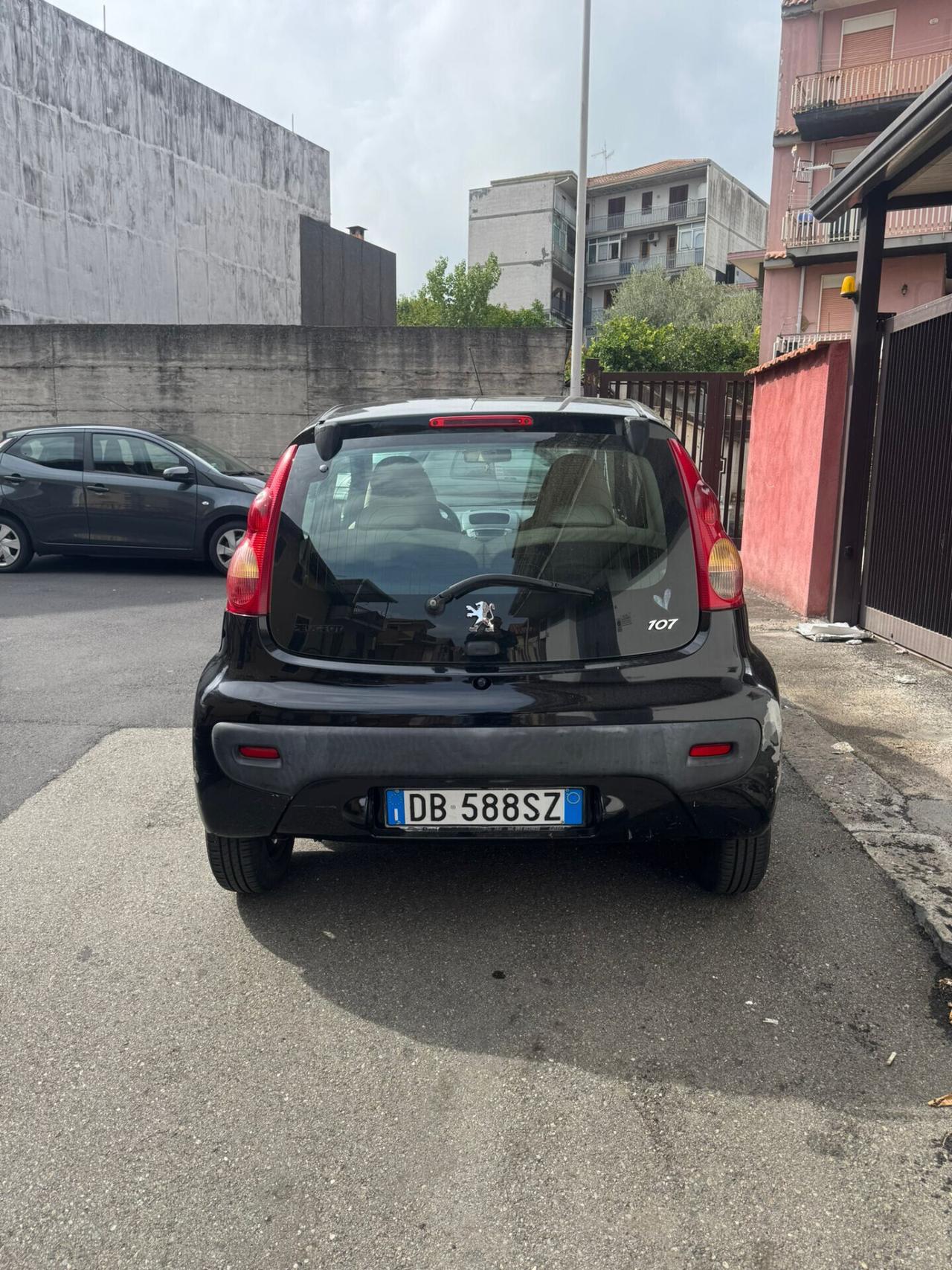 Peugeot 107 1.4 HDi 3p. Sweet Years