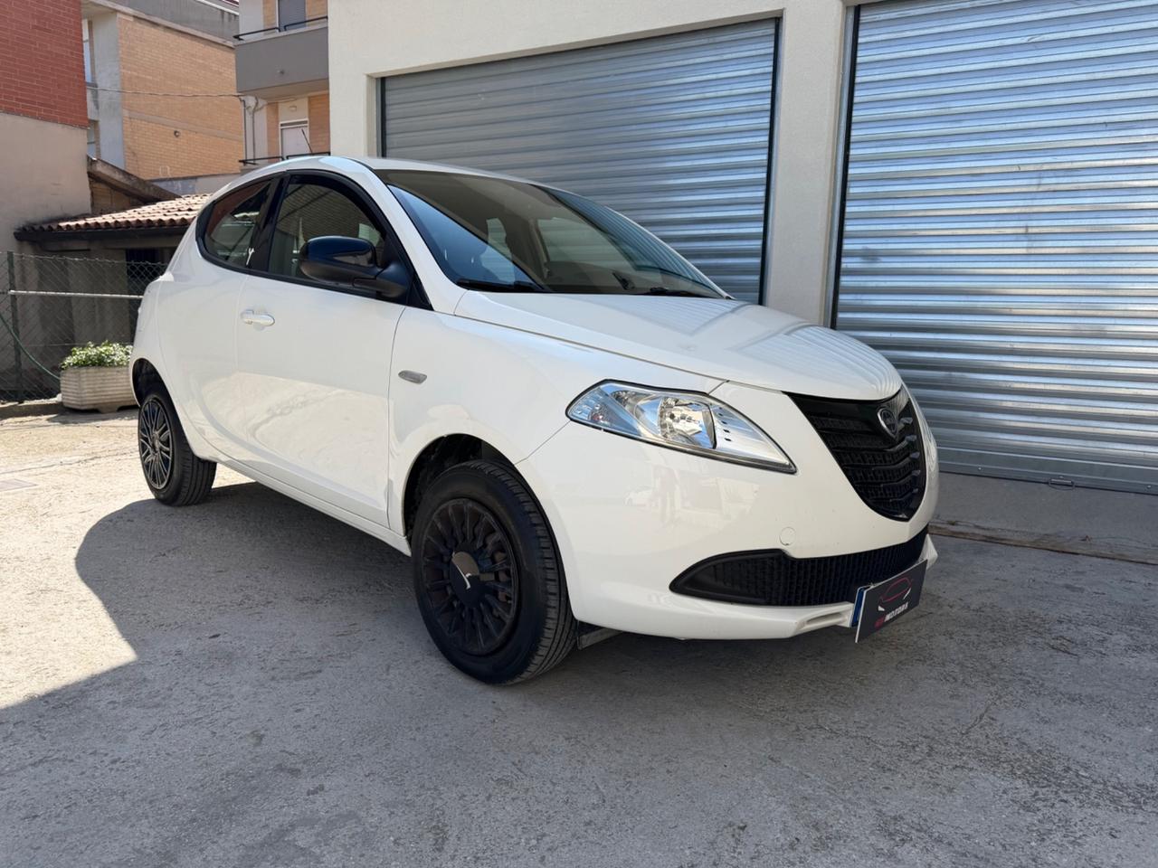 Lancia Ypsilon 0.9 TwinAir 85CV 5 porte Metano Ecochic