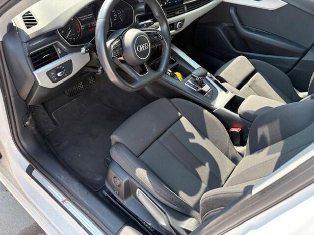 Audi A4 Avant 40 TFSI S tronic line edition