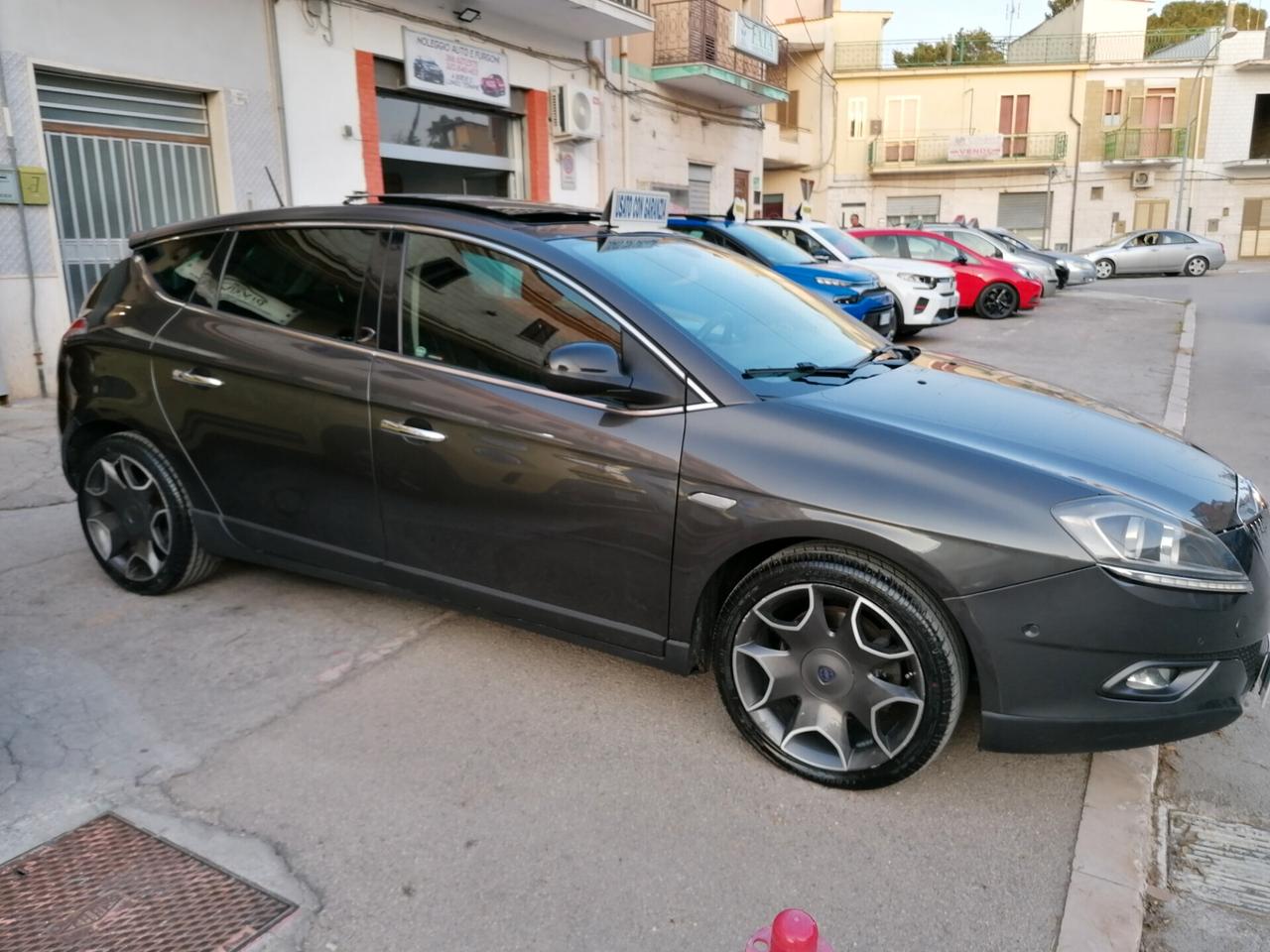 Lancia Delta 1.9 MJT Twinturbo DPF Platino