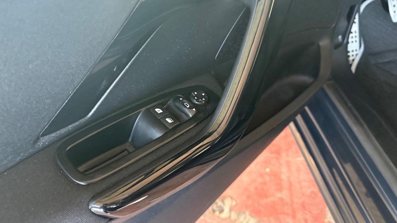Peugeot 208 Turbo 110 EAT6 GT Line