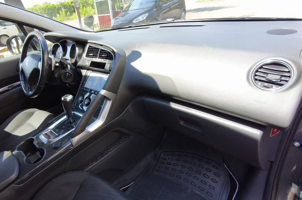 Peugeot 3008 1.6 HDi 110CV cambio robotizzato Tecno