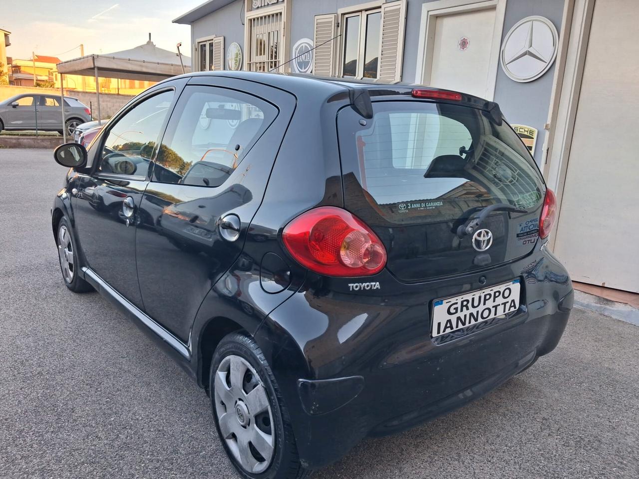 Toyota Aygo 1.0 12V VVT-i 5 porte Sol