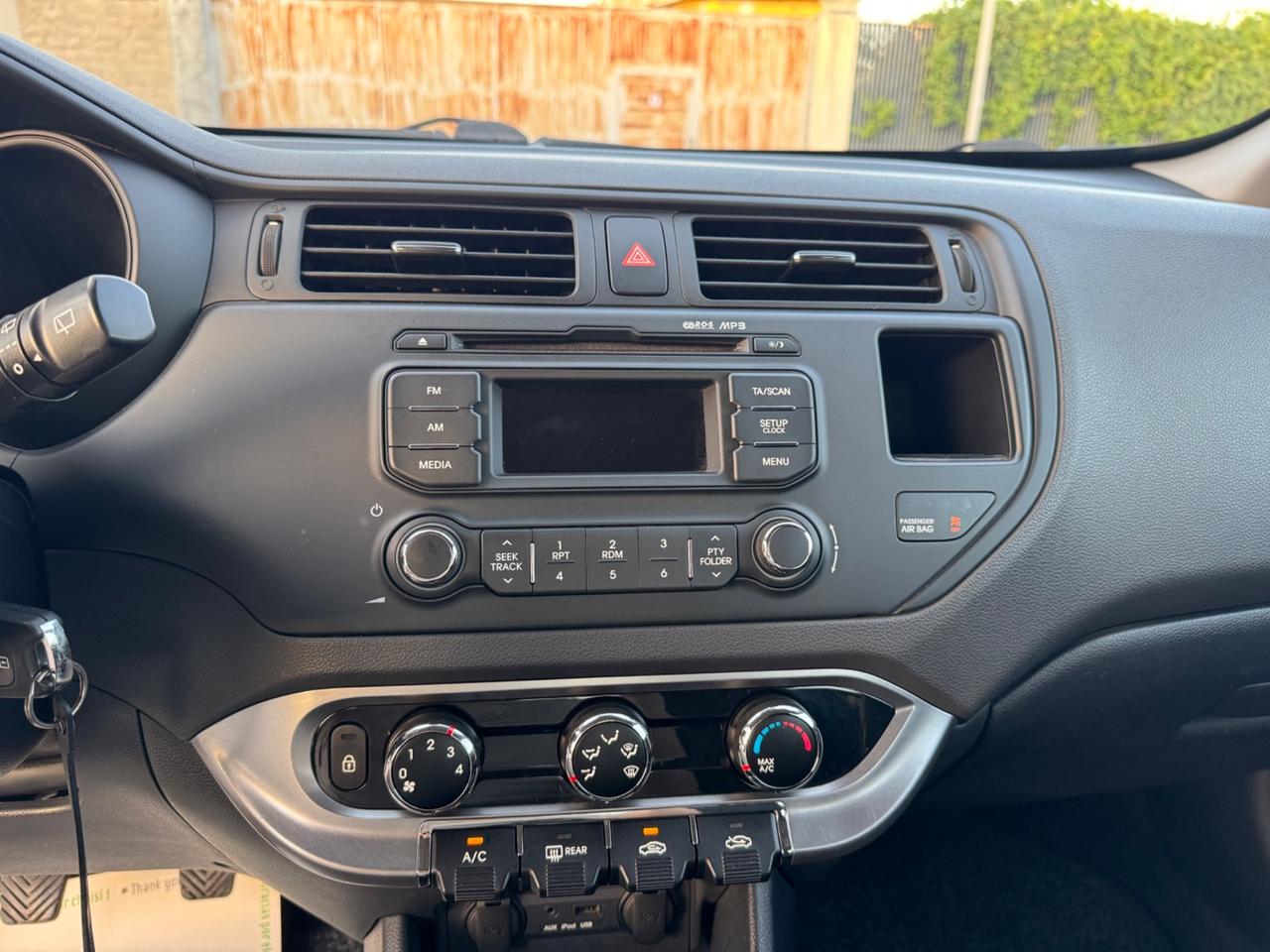 Kia Rio 1.4 CRDi 90CV NEOPATENTATI