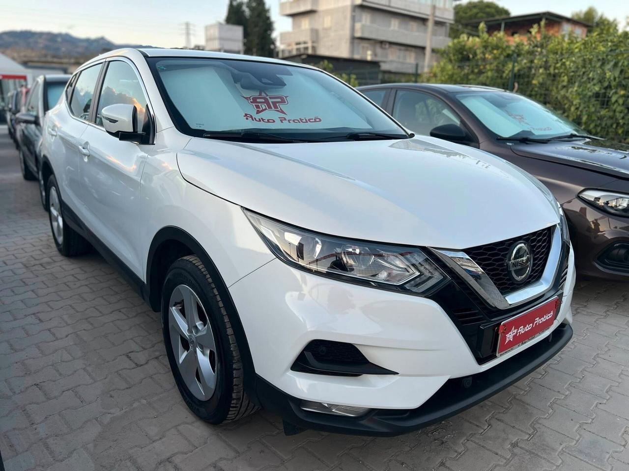 Nissan Qashqai 1.5 dCi 115 CV Business con telecamera posteriore