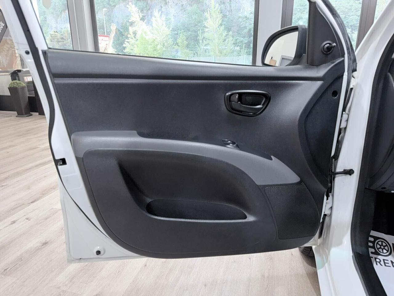 HYUNDAI I10 69cv 90.000km NEOPATENTATI