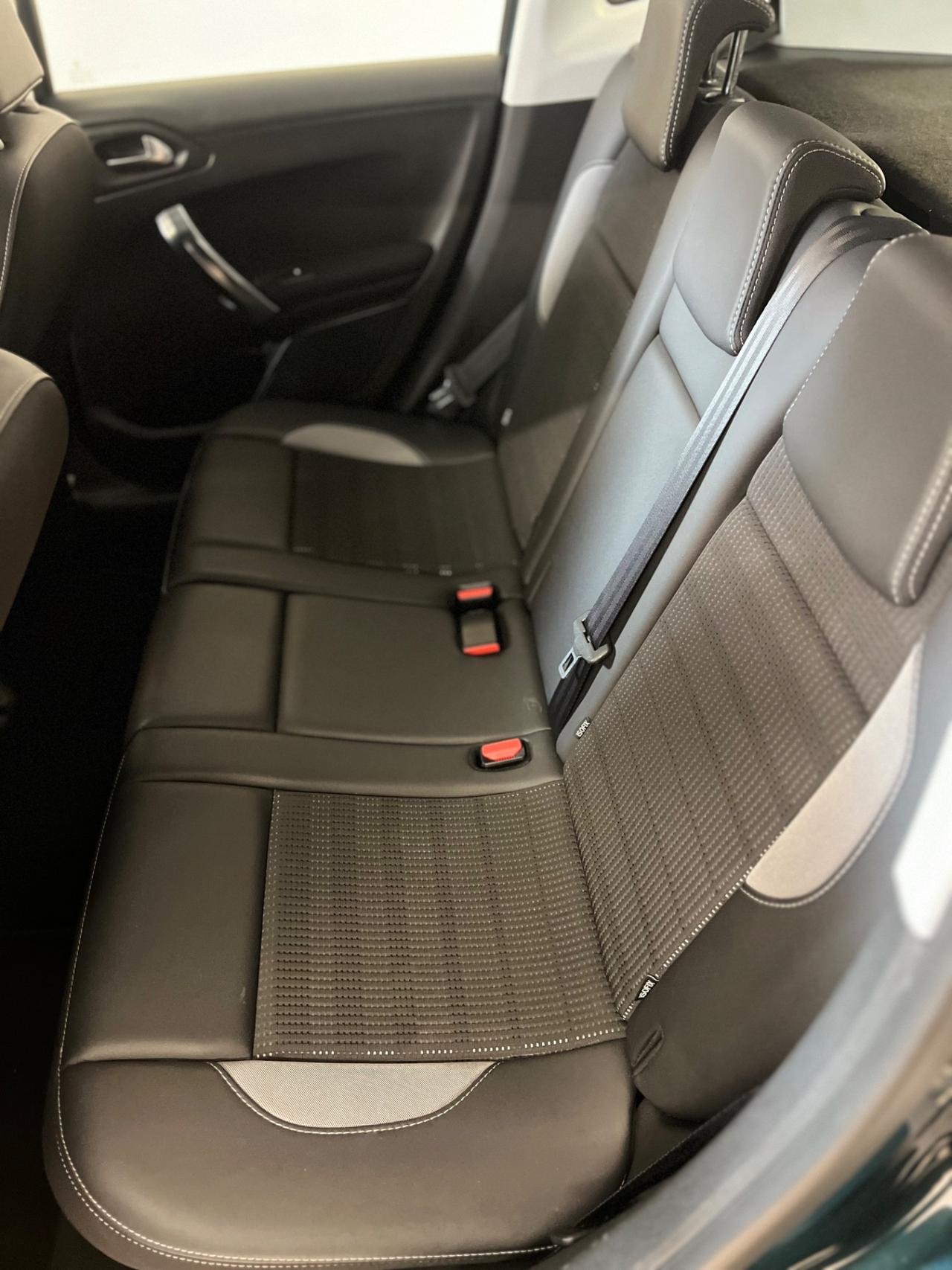 Peugeot 2008 BlueHDi 100 Allure