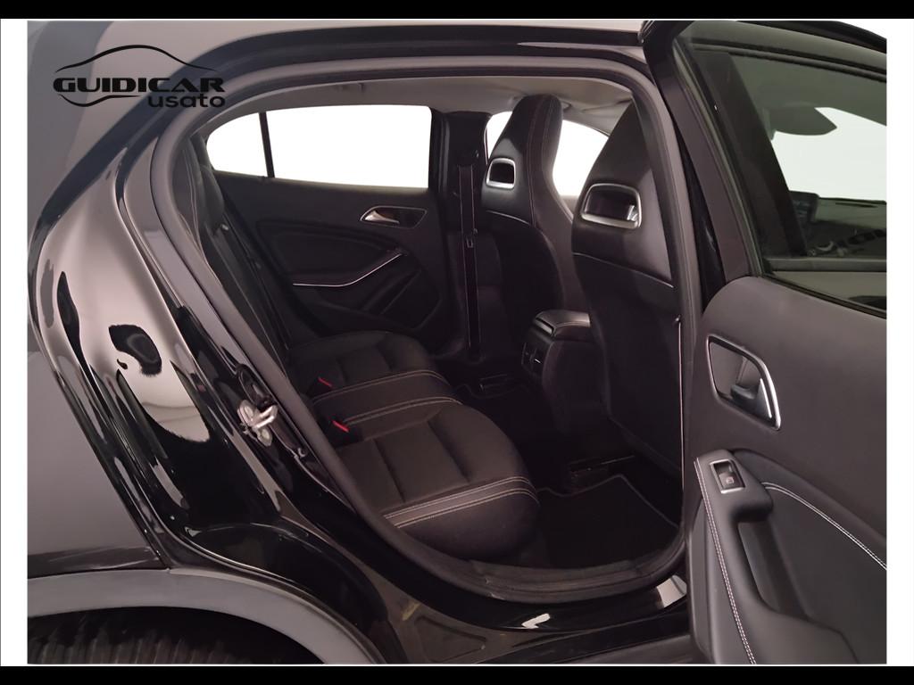 Mercedes-Benz GLA-X156 2017 - GLA 200 d Night Edition auto