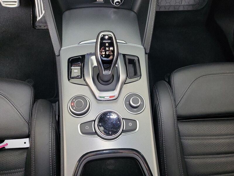 Alfa Romeo Stelvio 2.2 TD 210 CV AT8 Q4 Veloce DISPONIBILI ALTRI COLORI E ALLESTIMENTI