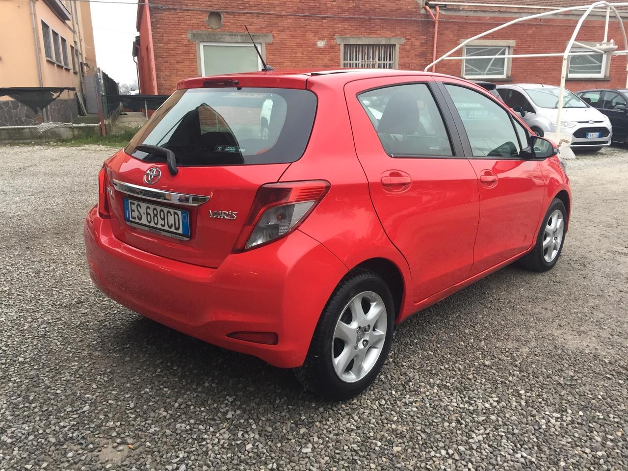 Toyota Yaris 1.0 5 porte Lounge