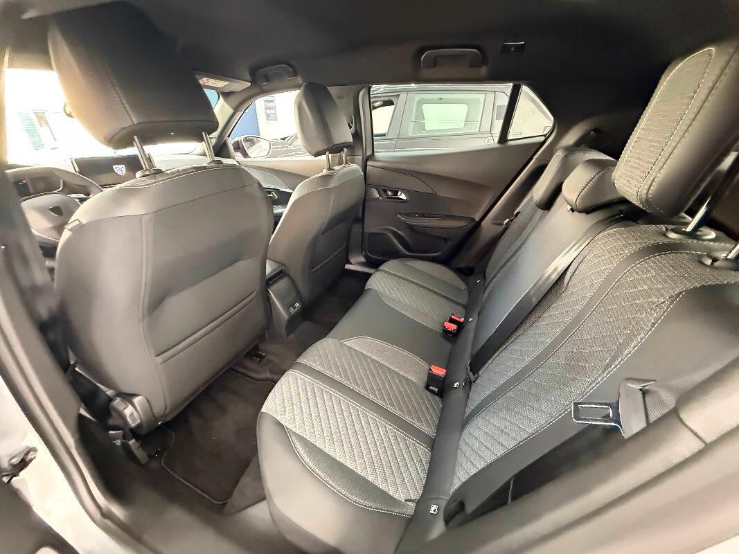 Peugeot 2008 PEUGEOUT 2008 1.2 hybrid Allure 145cv e-dcs6