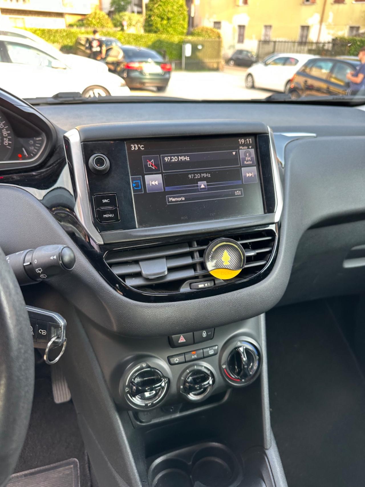 Peugeot 208 82 5P ALLURE NEOPAT KMCERT UNICOPR
