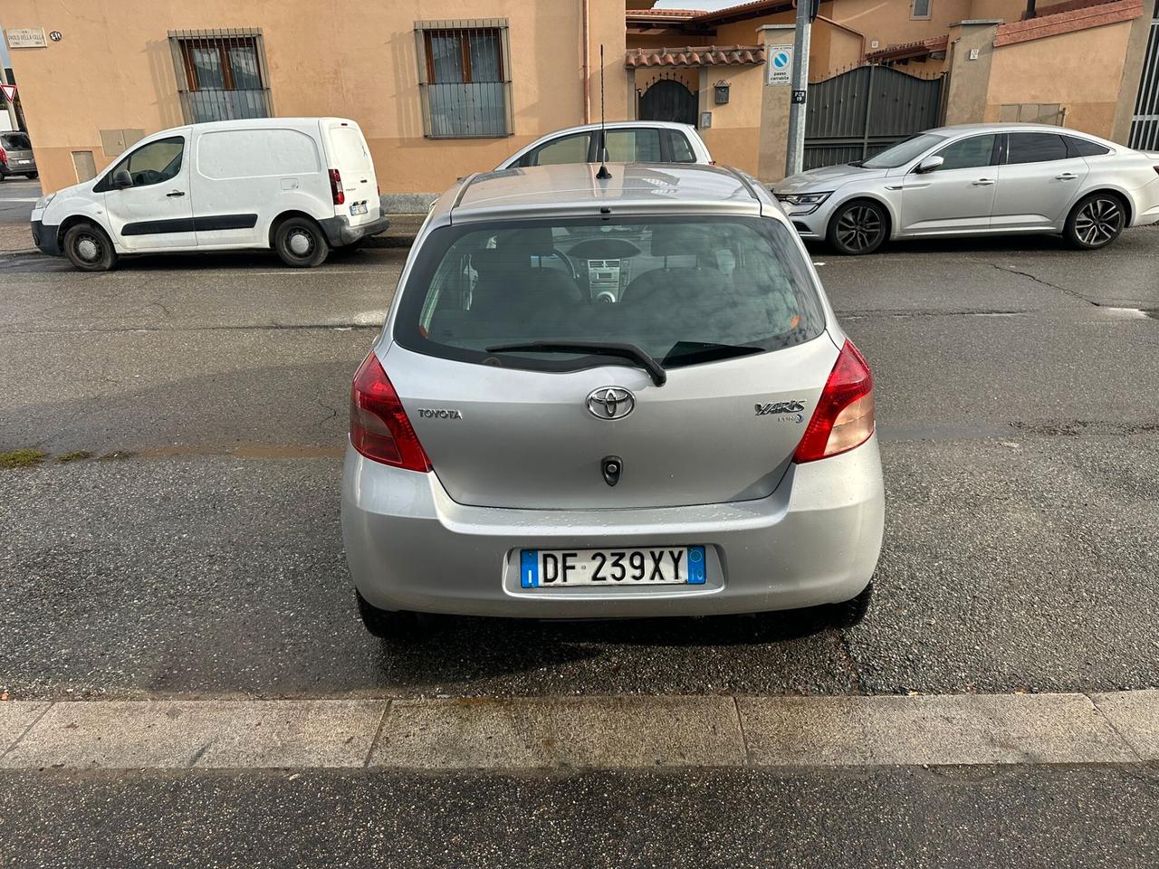 Toyota Yaris 1.0 5 porte