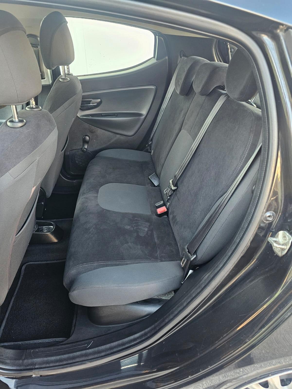 Lancia Ypsilon 1.2 69 CV Platinum