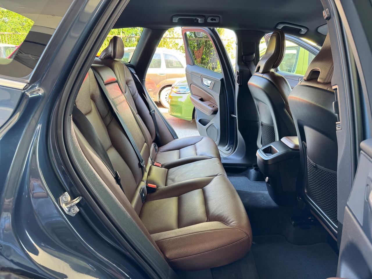 Volvo XC 60 2.0 b4 MomPro AWD Auto GARANZIA 24 MESI