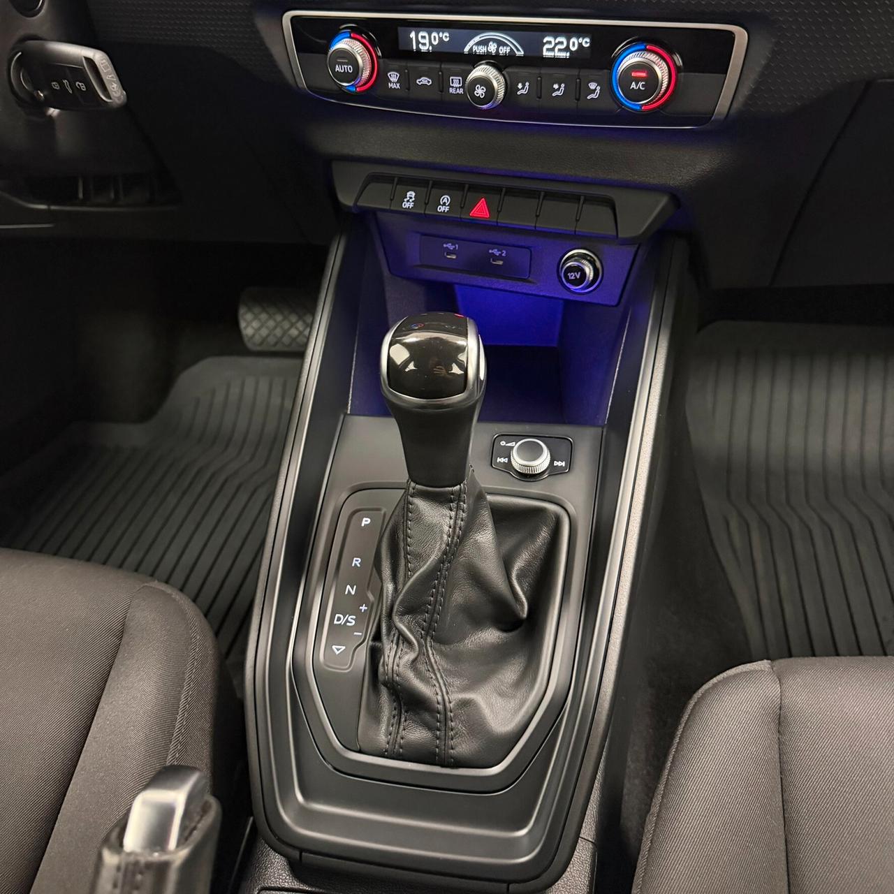 Audi A1 citycarver 30 TFSI S tronic Identity Contrast