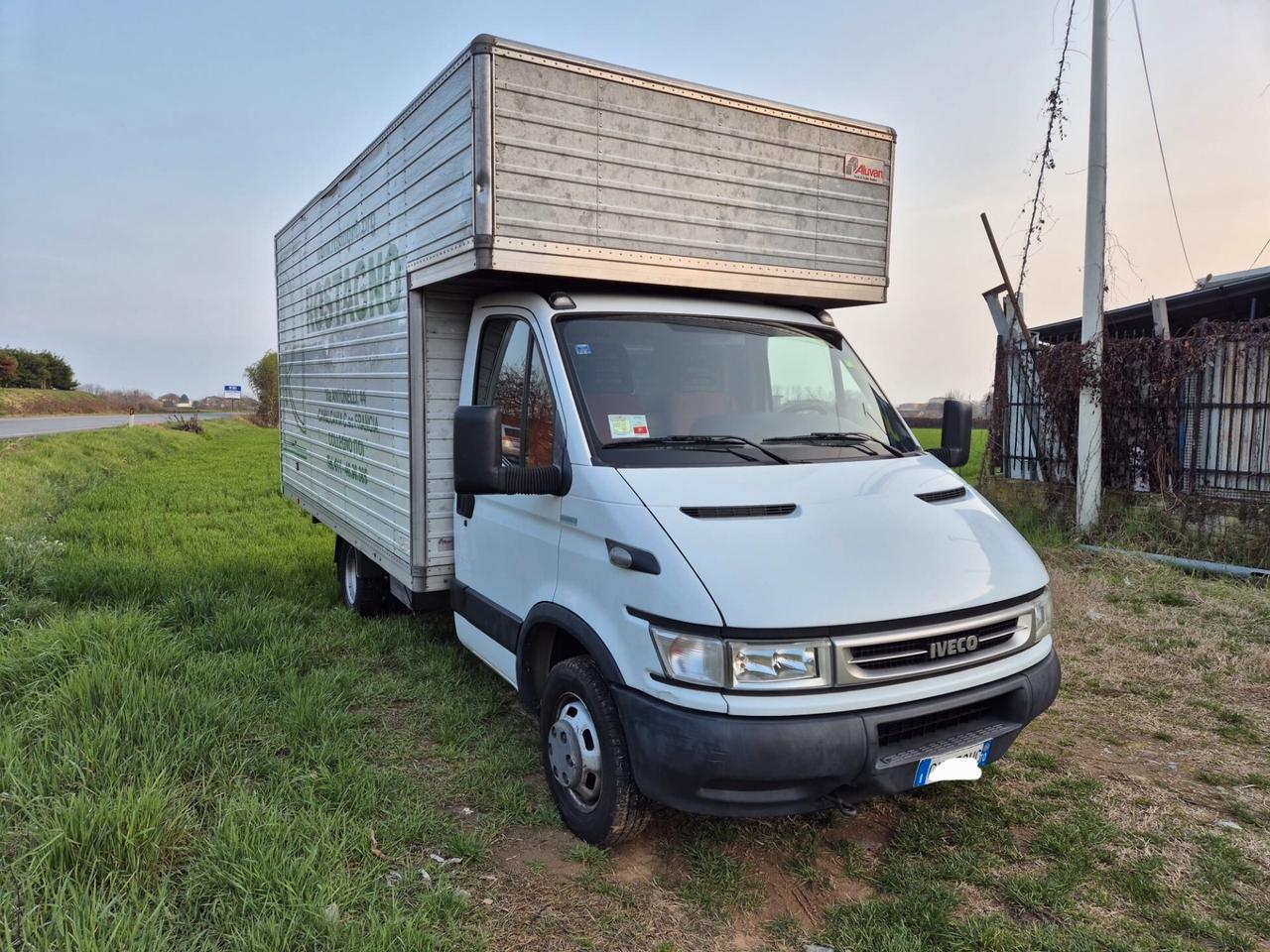 IVECO DAYLY 35 CABINATO CON SOVRACABINA