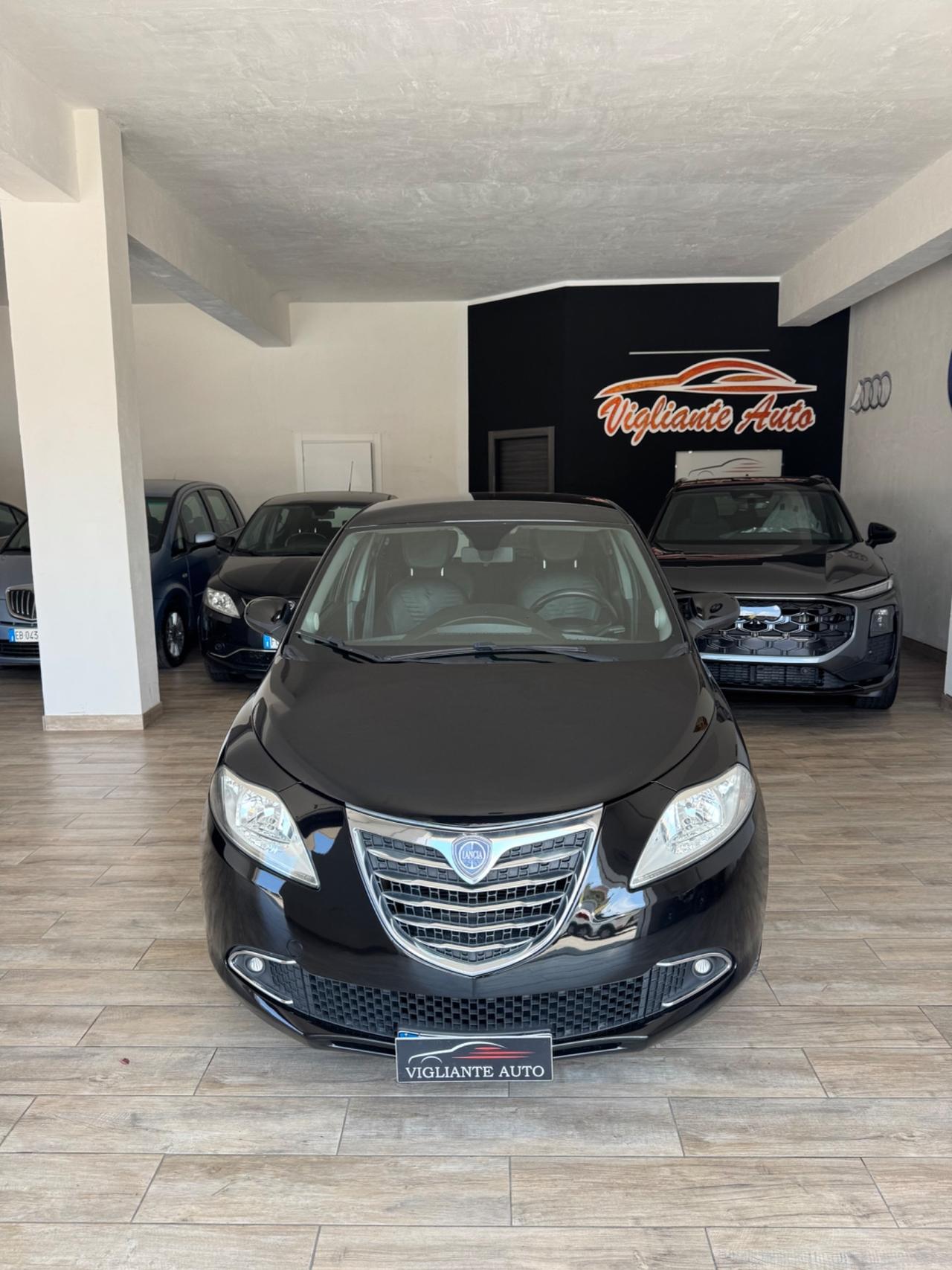 Lancia Ypsilon 1.2 69 CV 5 porte S&S Platinum