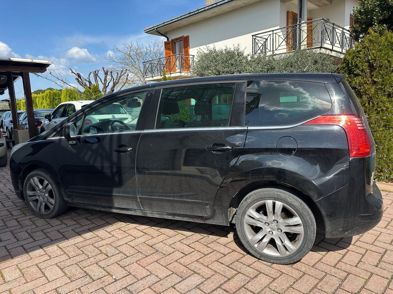 Peugeot 5008 1.6 HDi 110CV Féline