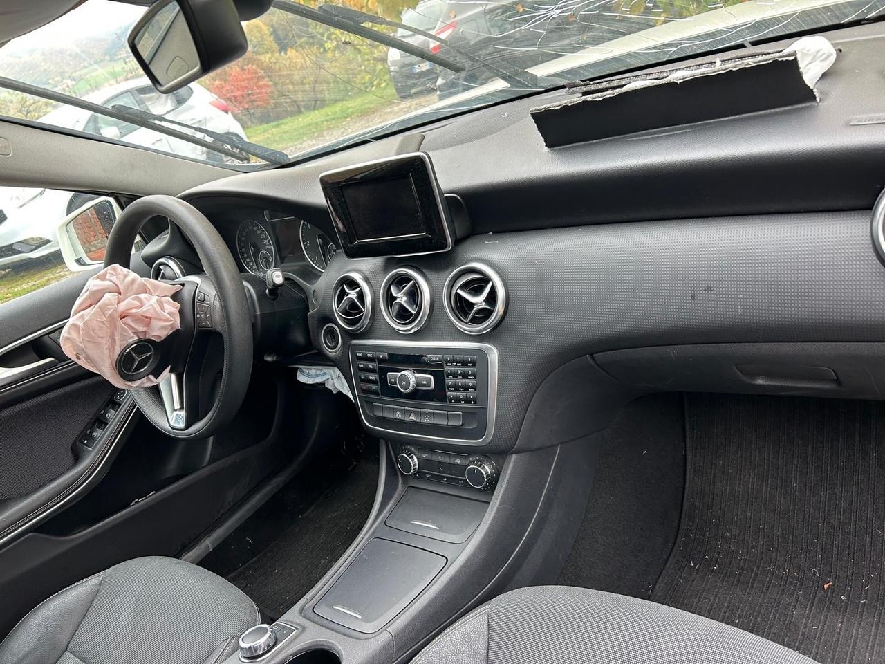 Mercedes-benz A 160 CDI Automatico INCIDENTATO