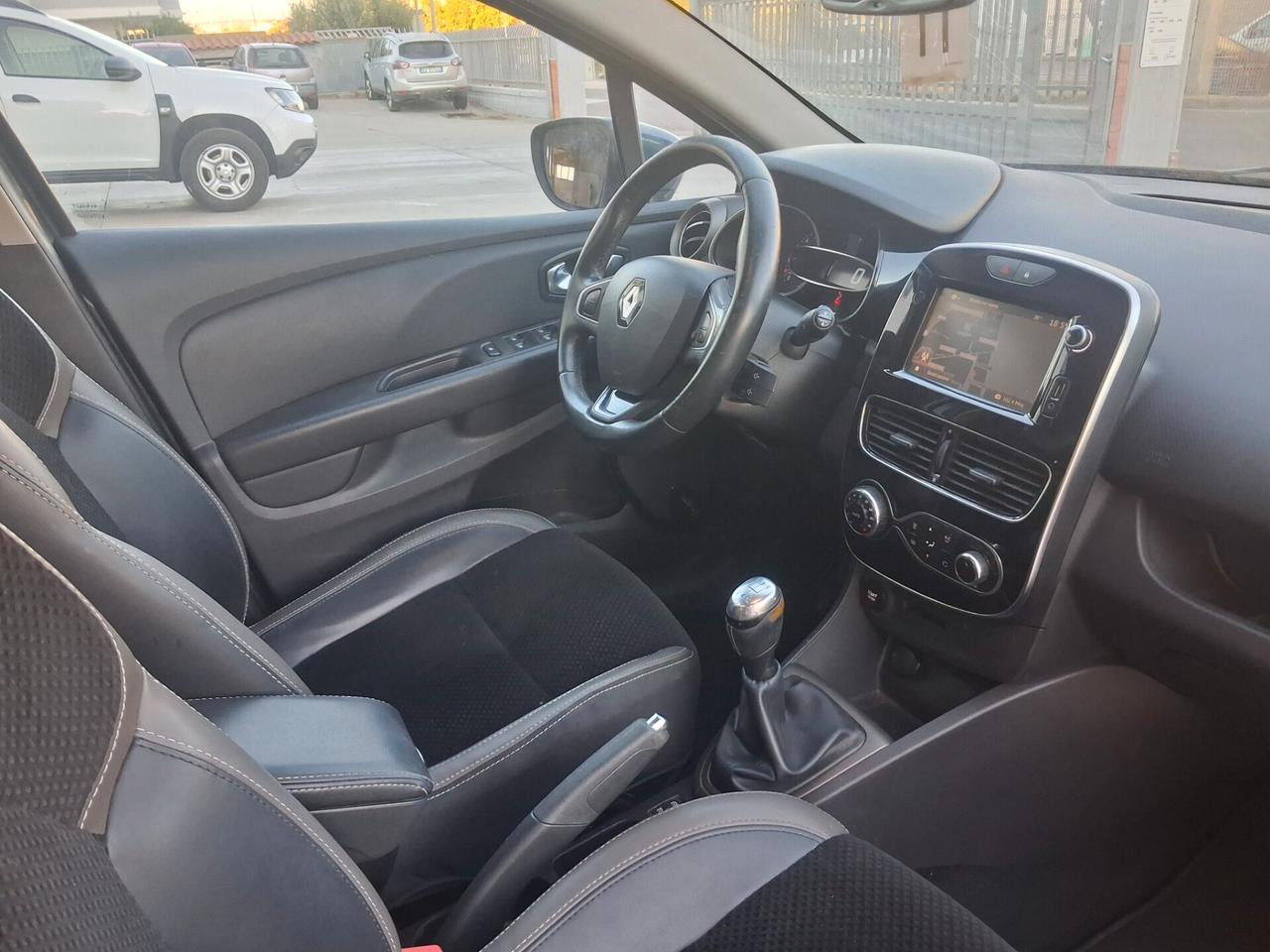 RENAULT Clio Intens 1.200 16v 75cv Km146.000