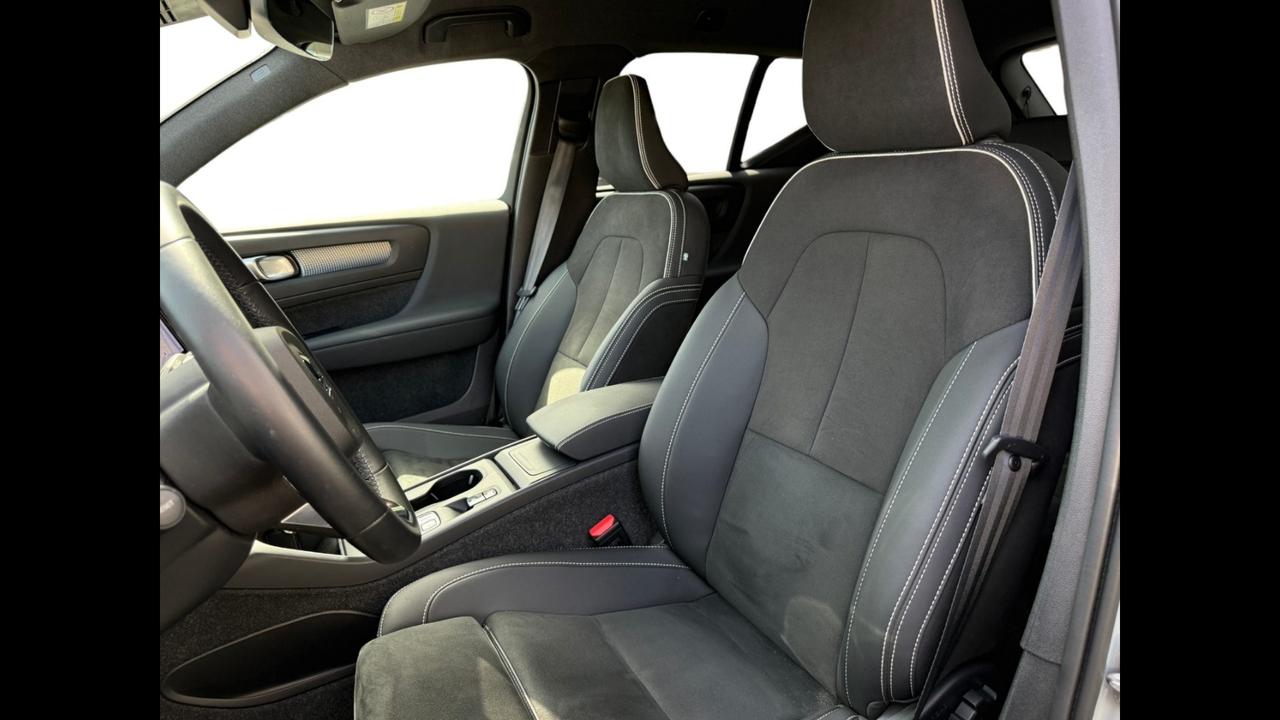 VOLVO XC40 Core B3 AUT