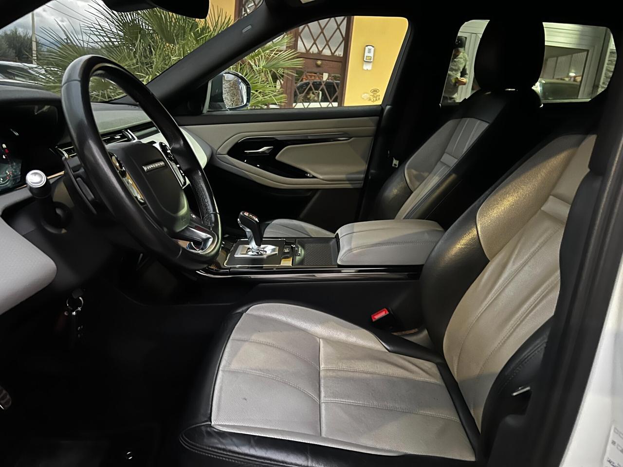 Land Rover Range Evoque 2.0D 150-R-Dynamic-2019-FULL