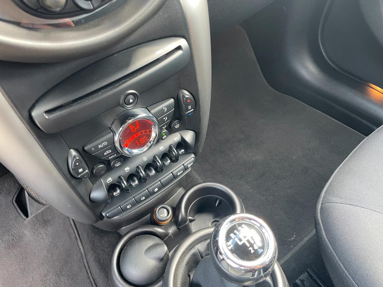 Mini Cooper D Countryman Mini Countryman 1.6 all4 XENON+AMBIENT+CLIMA AUTO