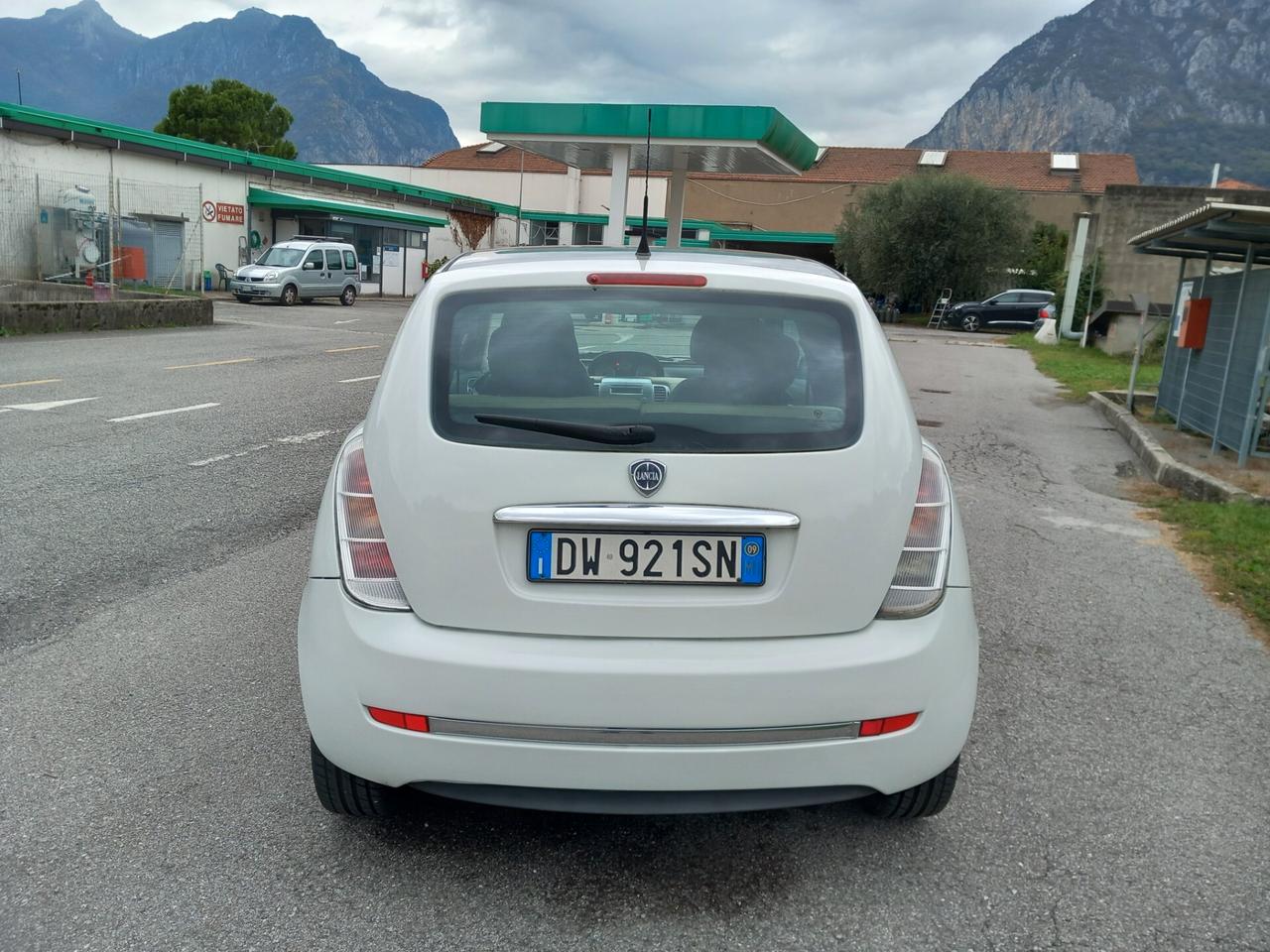 Lancia Ypsilon 1.3 MJT 90 CV Platino