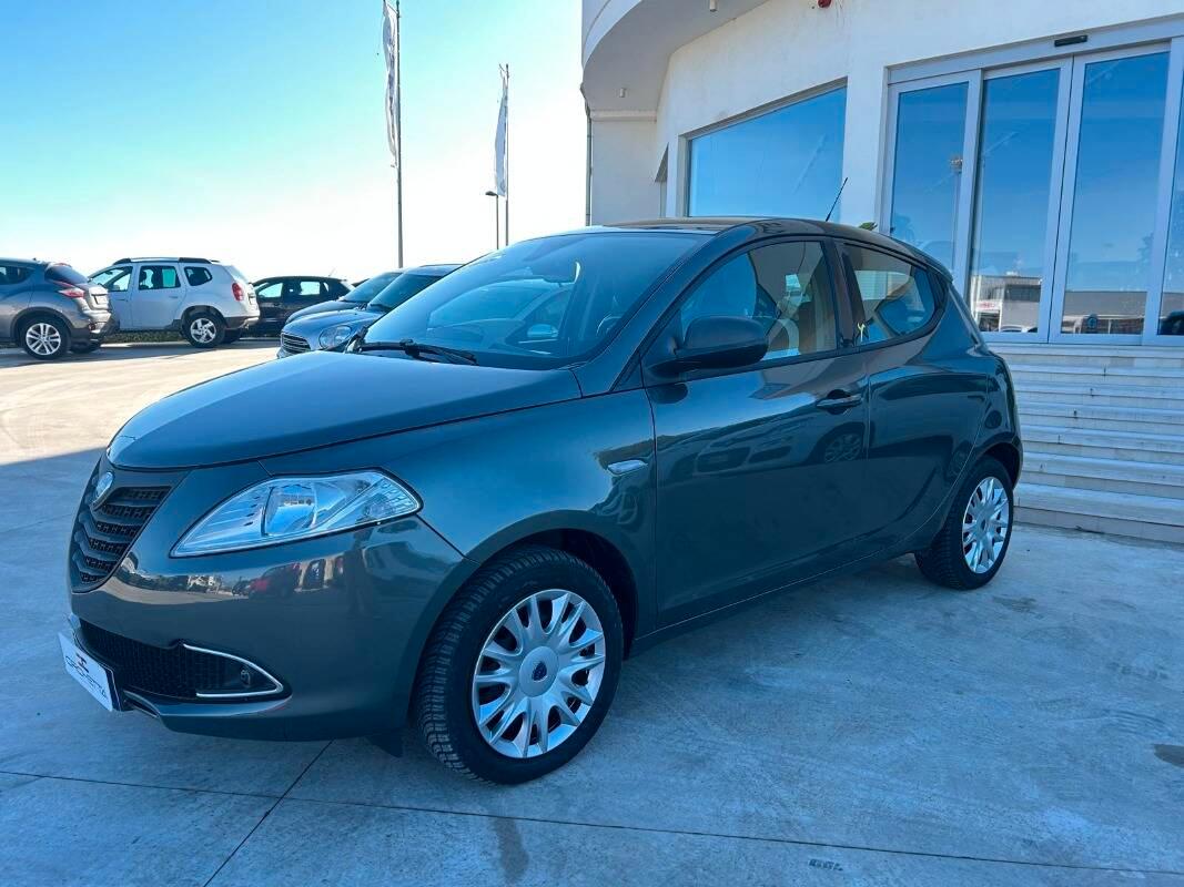 Lancia Ypsilon 1.2 8v Silver c clima 69cv
