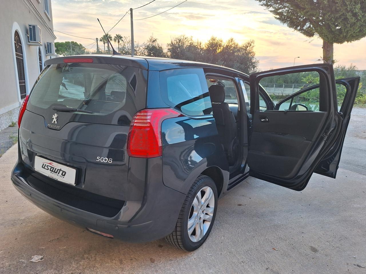 Peugeot 5008 1.6 HDi 115CV 7 posti 2014