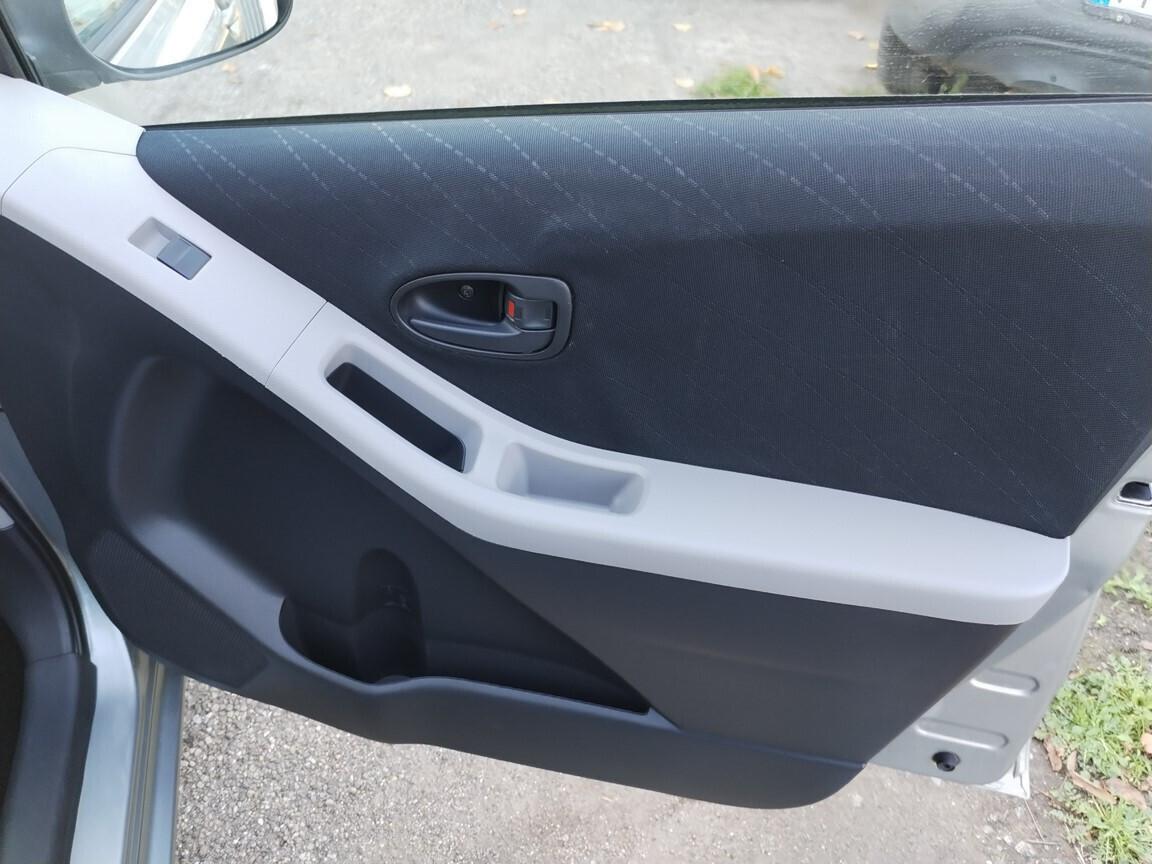 Toyota Yaris 1.0 5 porte 10/2007 km 140000 tagliando pre-consegna