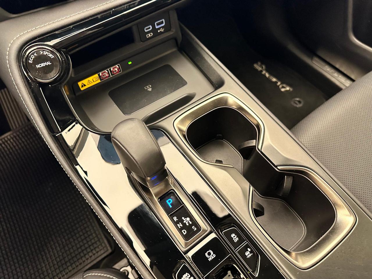 Lexus NX 450h+ 2.5 phev Premium 4wd e-cvt