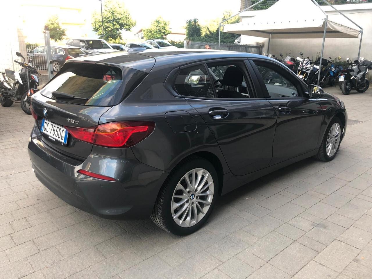 Bmw 116 116d 5p. Business Advantage